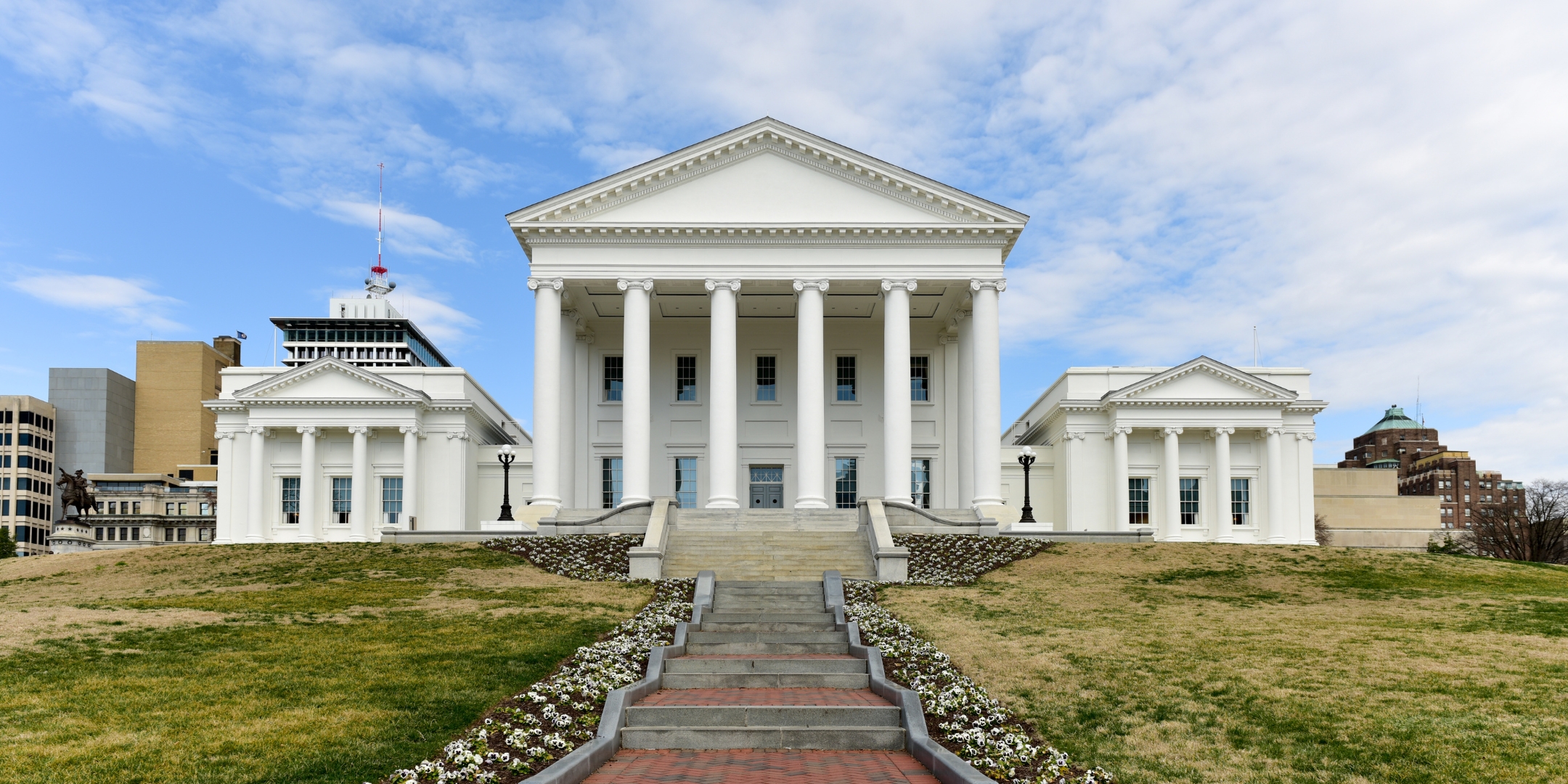 image of the white Virginia State Capitol building in Richmond