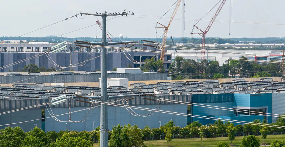 data center in Loudoun with transmission line